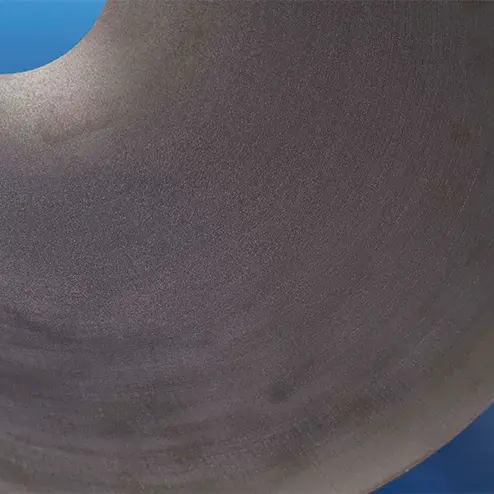 Expansion nozzle with exit diameter close to 50 centimeters