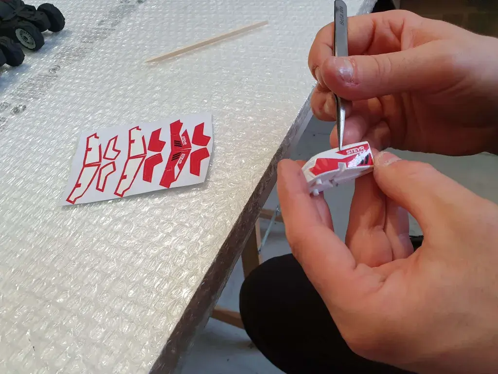 Adding stickers to Steyr Tractor appearance model at 3D Systems On Demand