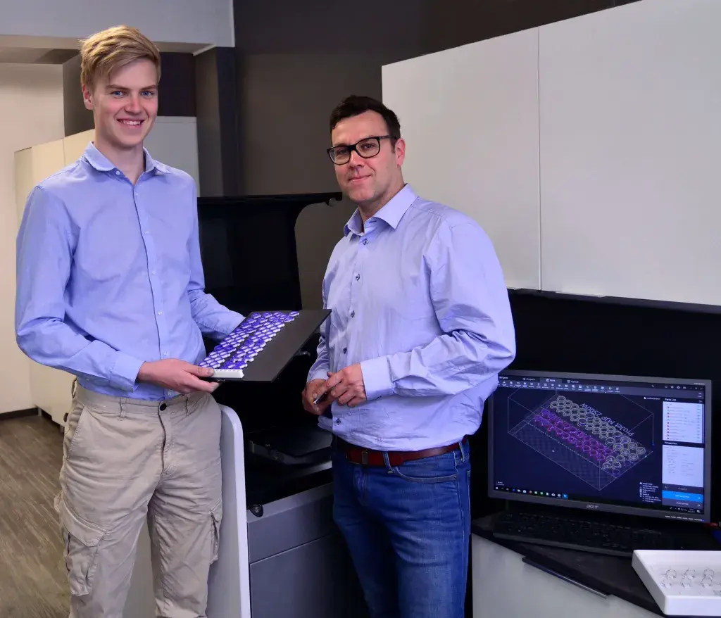 Owner of Narsakka OY with 3D printed wax casting patterns